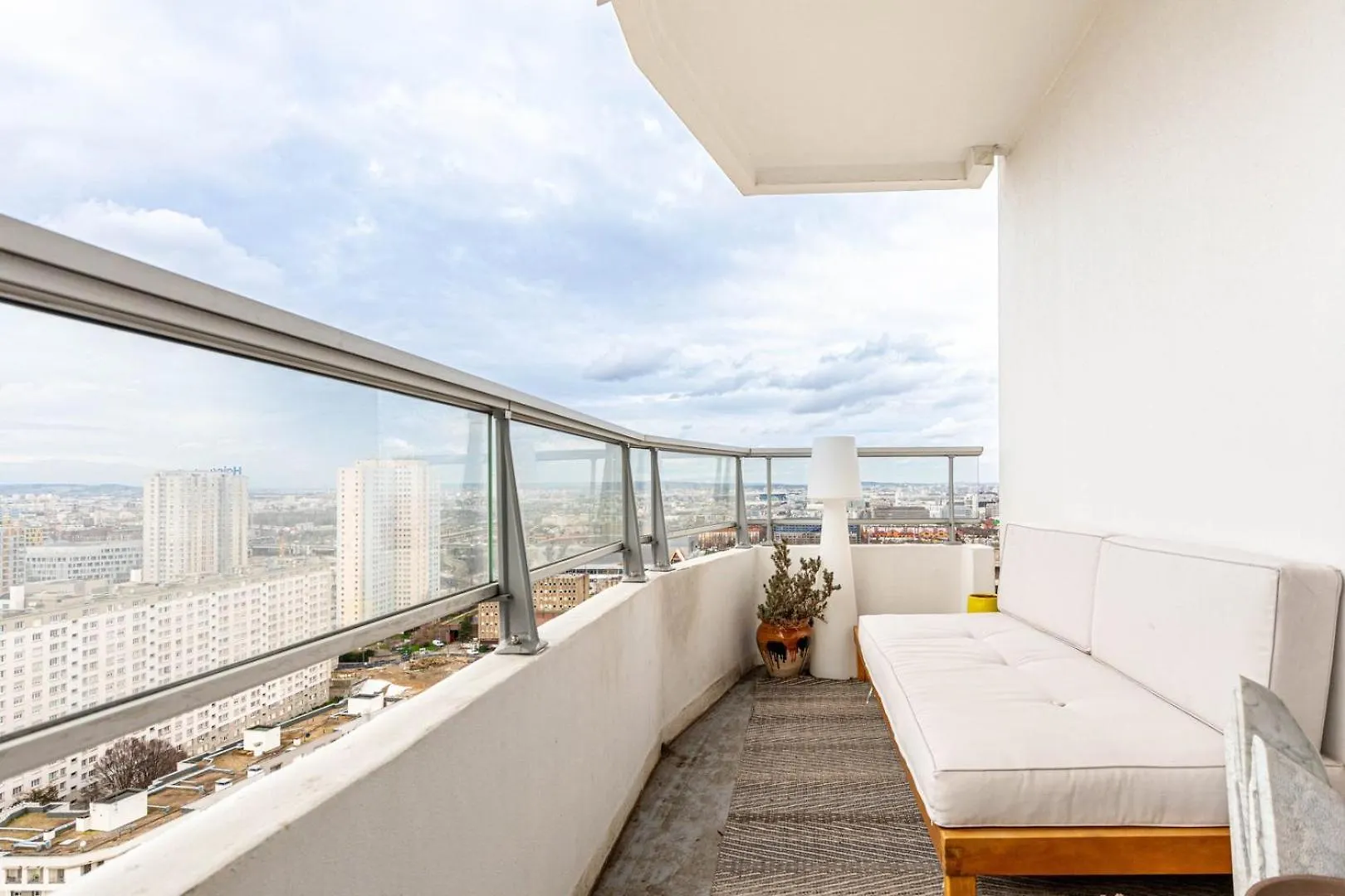 Guestready - High-rise Haven With Attractive Views פריז