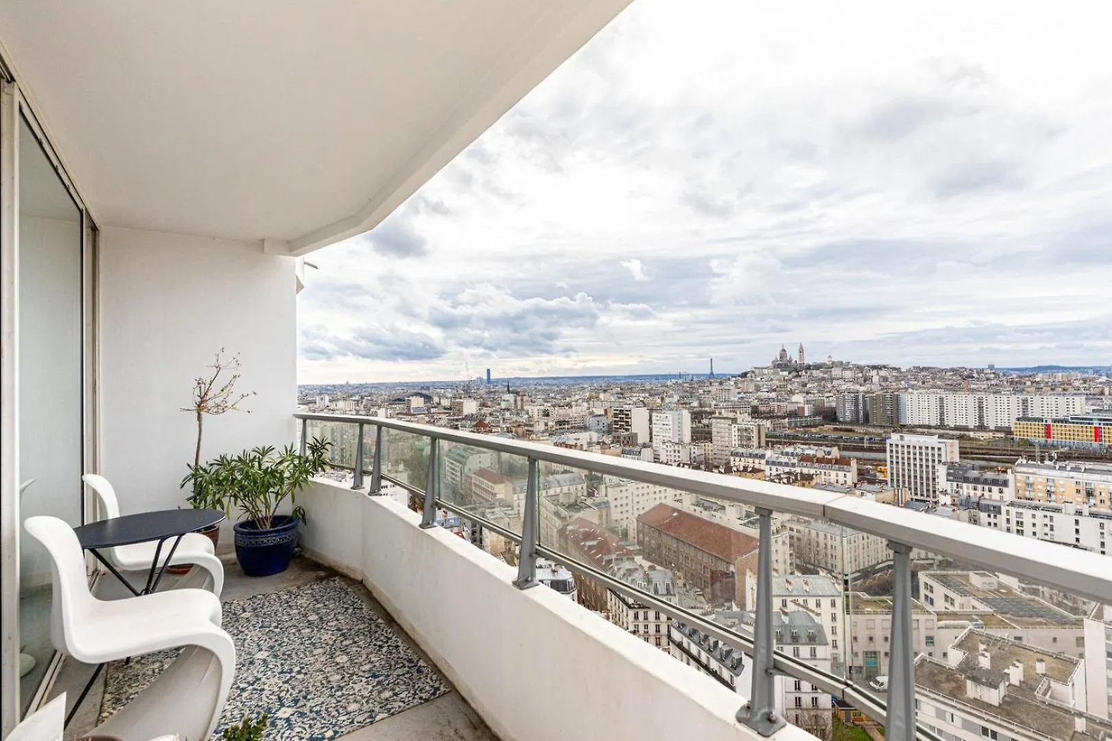 Guestready - High-rise Haven With Attractive Views * פריז
