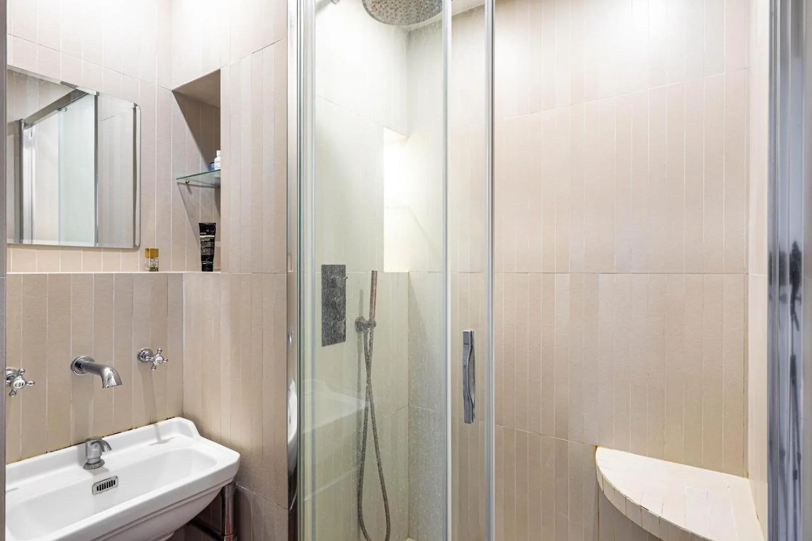 Guestready - High-rise Haven With Attractive Views דירה פריז